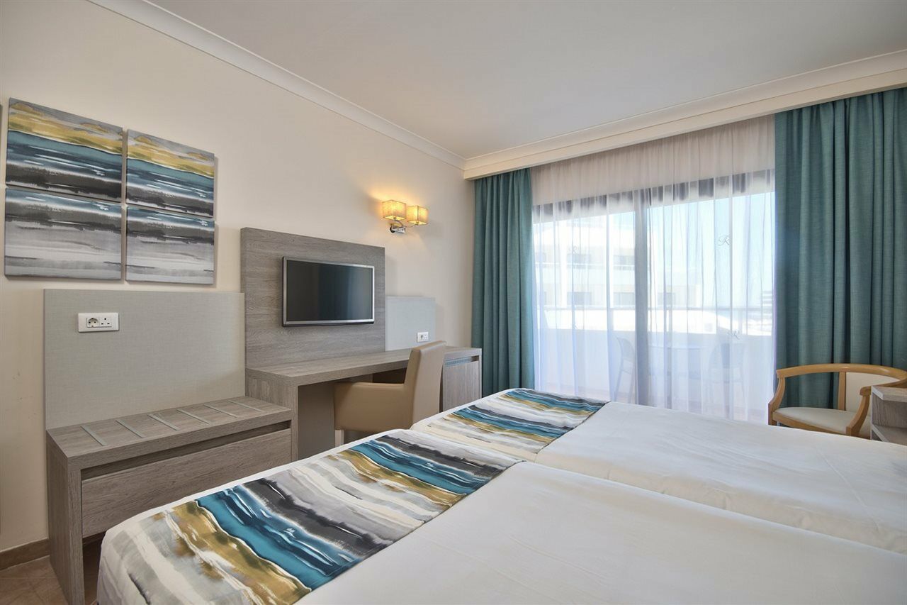Riviera Spa Resort - Adults Only Mellieha Ngoại thất bức ảnh